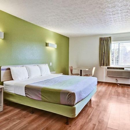 Moon Township Economy Inn Pittsburgh Airport מראה חיצוני תמונה