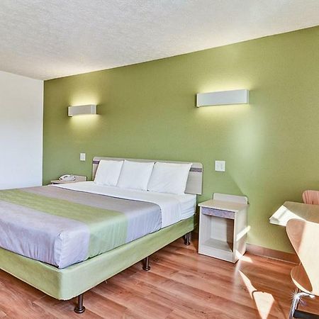 Moon Township Economy Inn Pittsburgh Airport מראה חיצוני תמונה